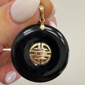 14K yellow gold and black onyx long life Chinese pendant